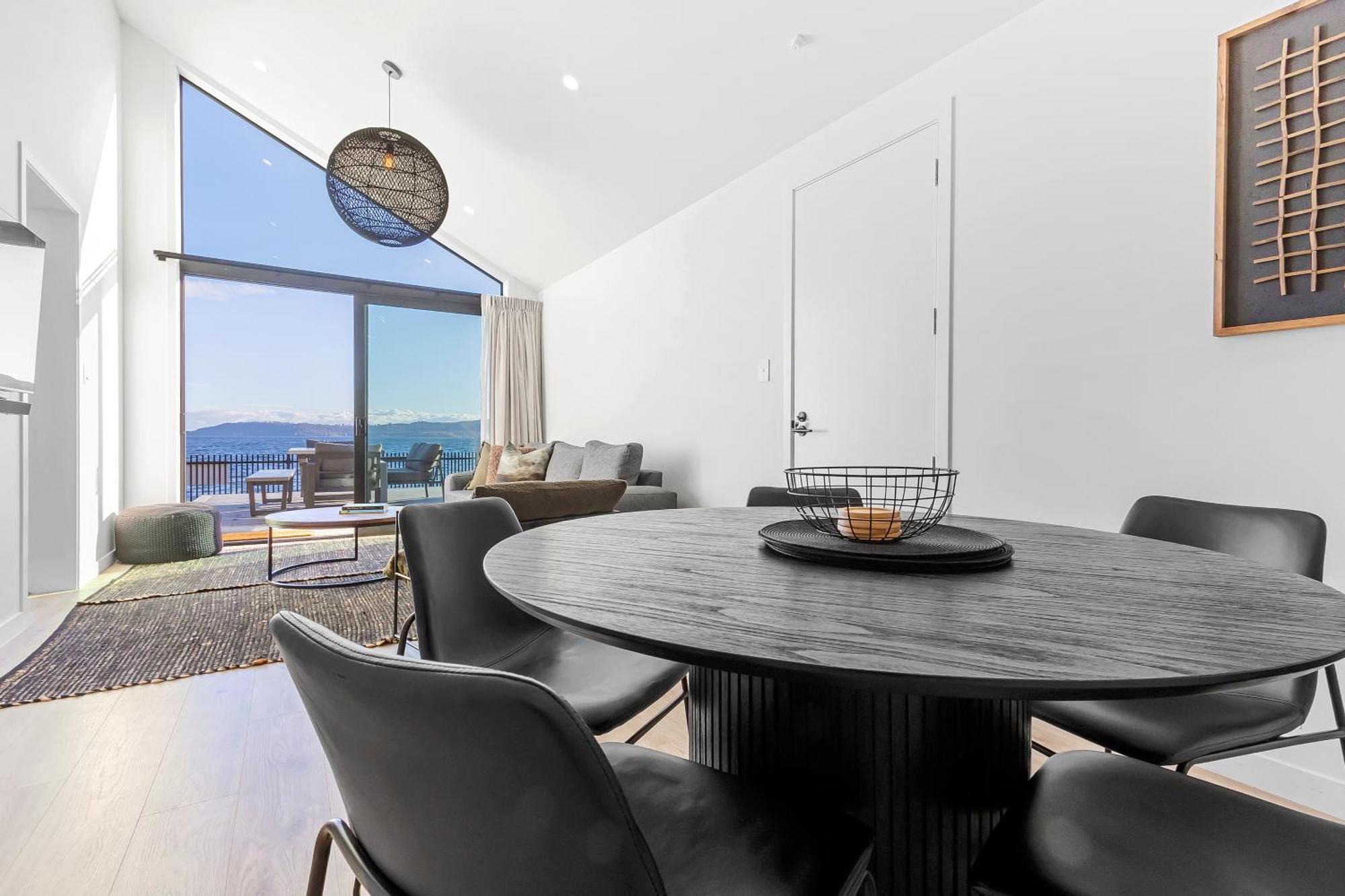 Absolute Lakefront House Holiday home *