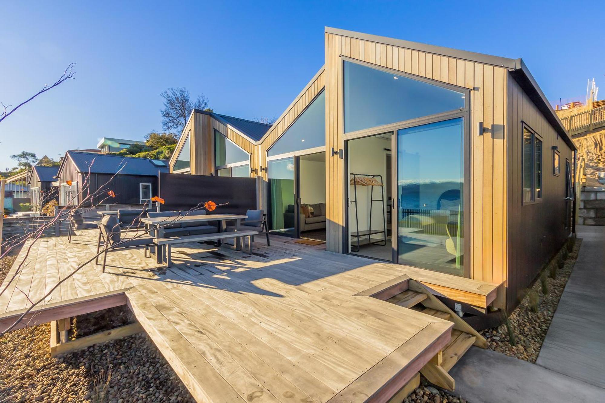 Holiday home Absolute Lakefront House Taupo